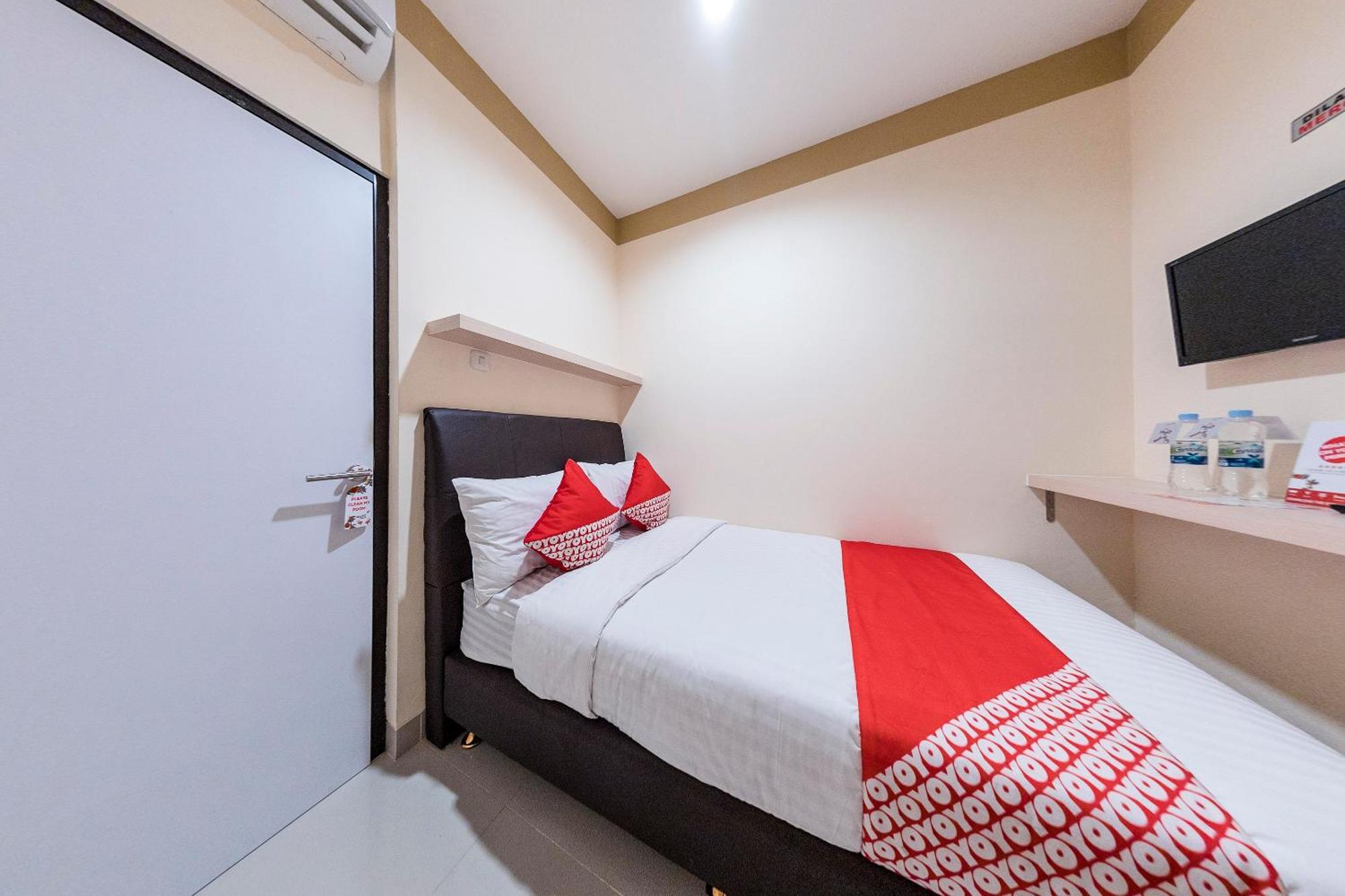 OYO 478 Balcon Biru Hotel Jakarta Exterior foto