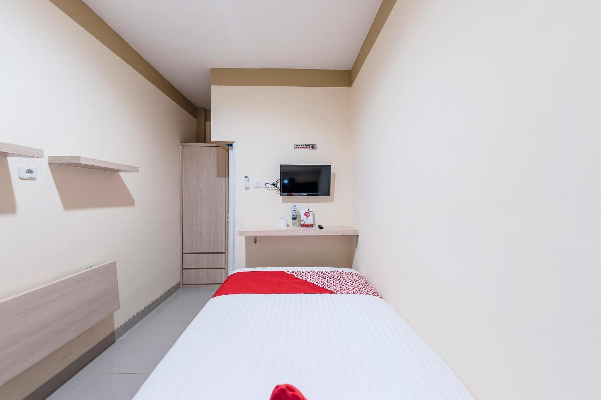 OYO 478 Balcon Biru Hotel Jakarta Exterior foto