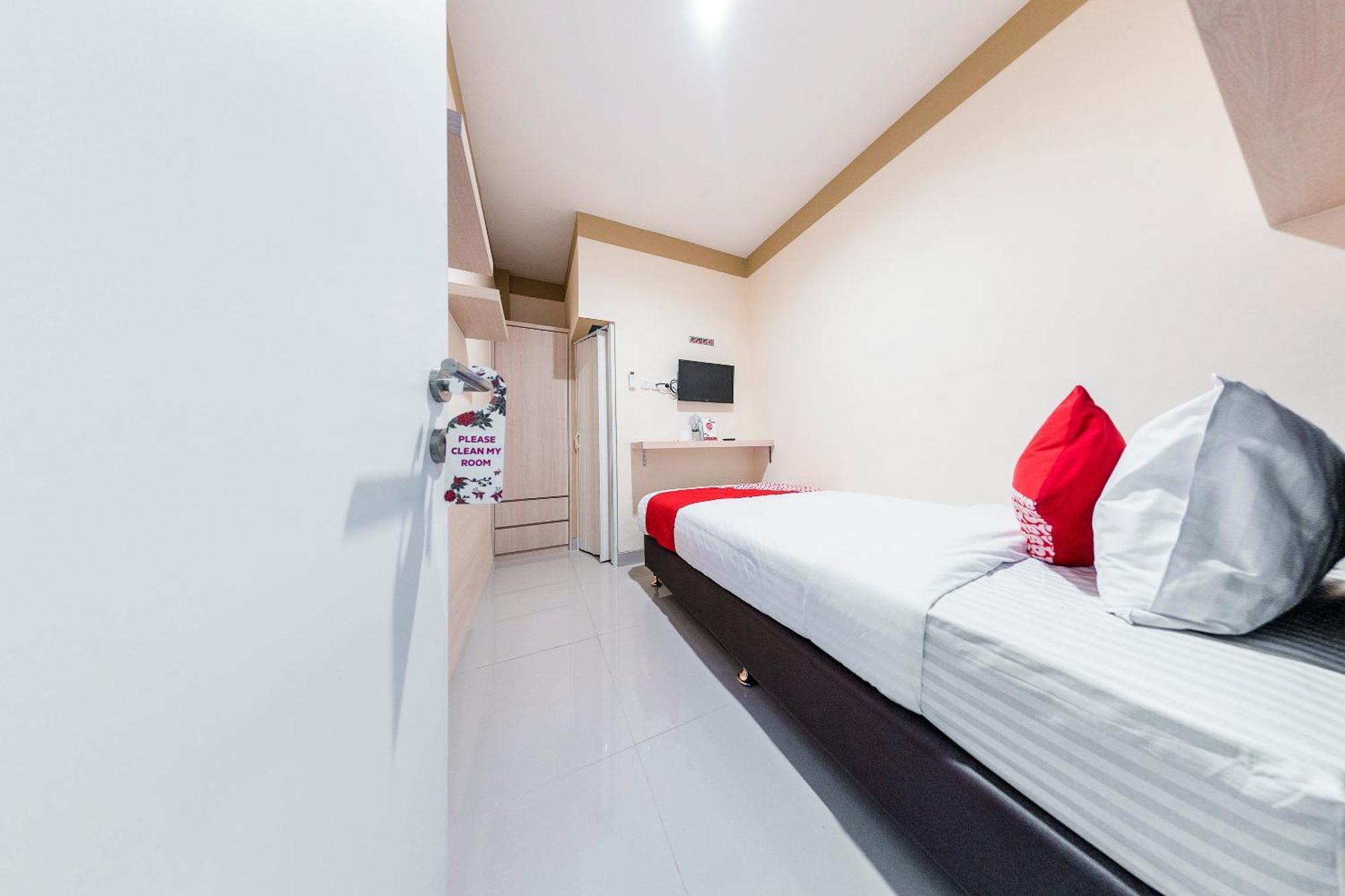 OYO 478 Balcon Biru Hotel Jakarta Exterior foto