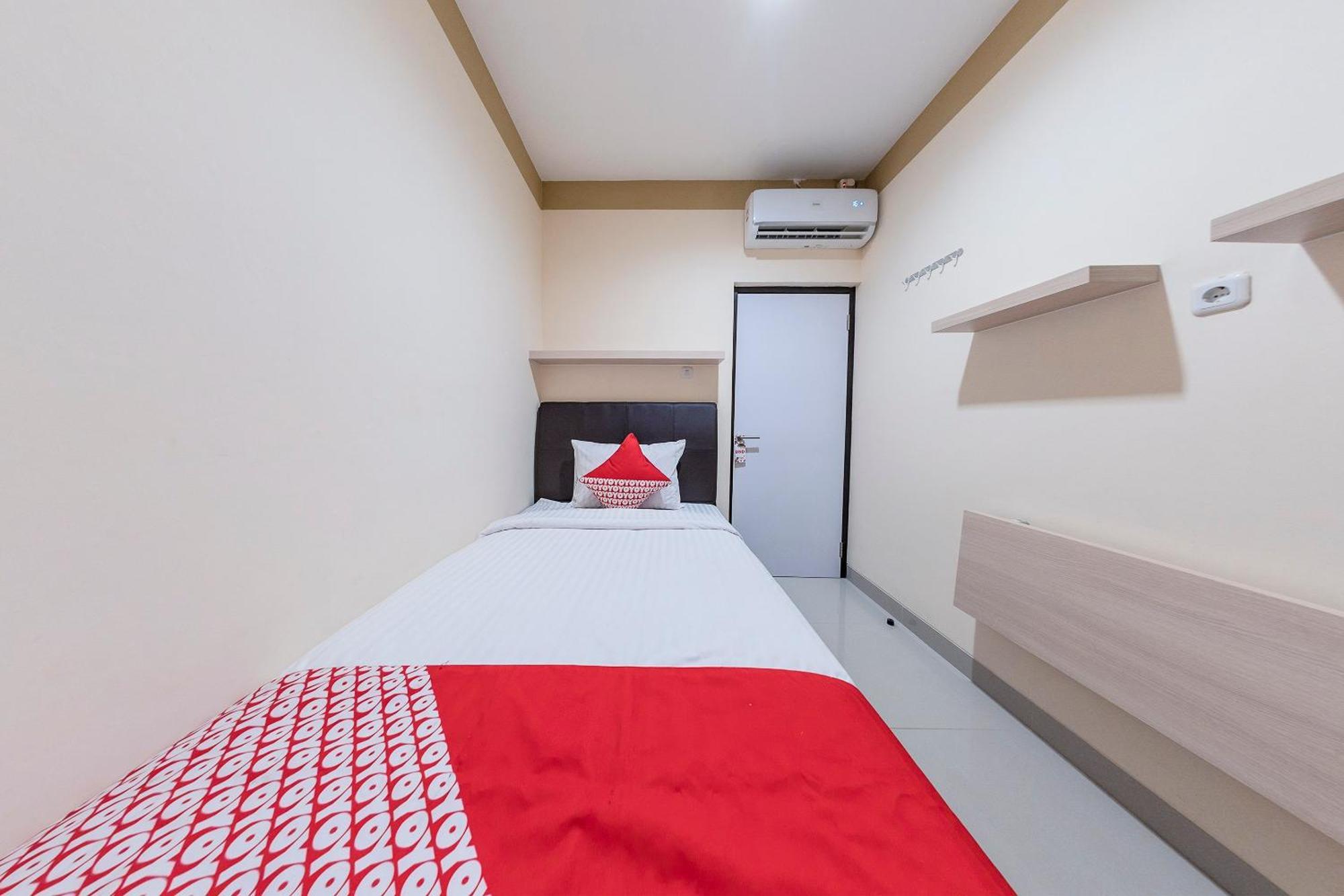 OYO 478 Balcon Biru Hotel Jakarta Exterior foto